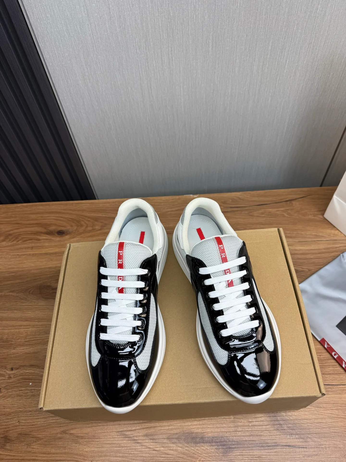 Men's shoes 640💰 [PRADA] Hot selling items🔥Must be recommended every day~~ Official website synchronized, 1:1 high quality shipments✔️ Imported cowhide fabric, rubber material + cowhide lining, original bottom, high-end airplane box packaging🎁 38-45 (38.45 custom-made, non-returnable)